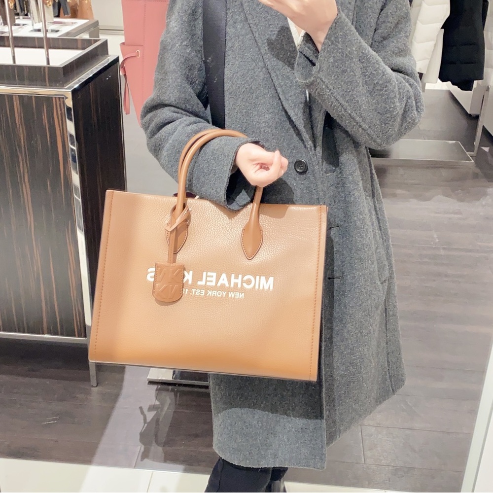 Michael Kors Mirella medium tote crossbody - Picture 9 of 10